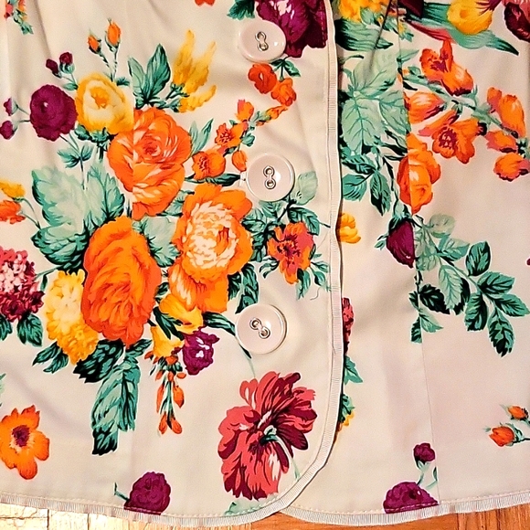 NWOT Floral Stretch Blazer in White, Burgundy, Orange, Yellow, Green, 6 - Picture 11 of 16